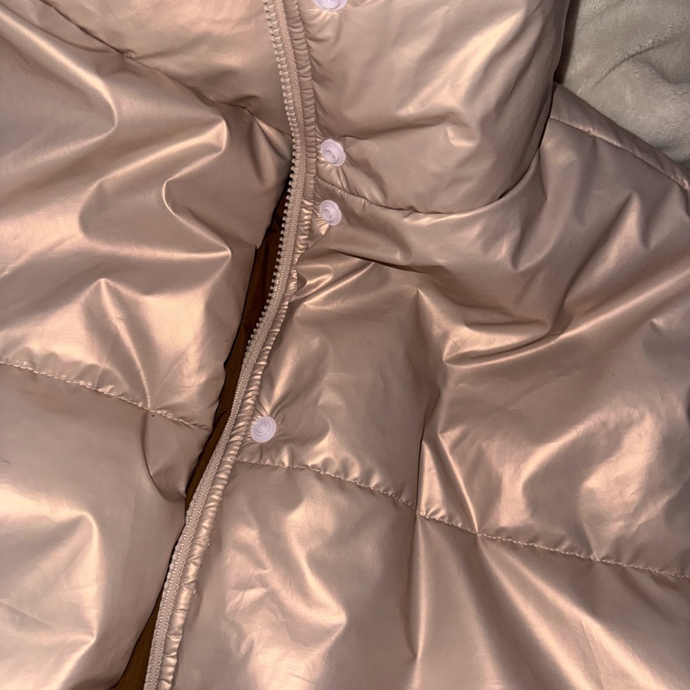 NWT Fabletics Metallic rose gold Puffer Vest - Picture 2 of 6